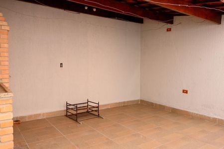 Casa à venda com 135m², 4 quartos e 2 vagas Casa à venda com 135m², 4 quartos e 2 vagasÁrea comum - Churrasqueira