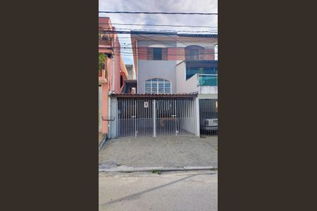 Casa à venda com 135m², 4 quartos e 2 vagas Casa à venda com 135m², 4 quartos e 2 vagasFachada