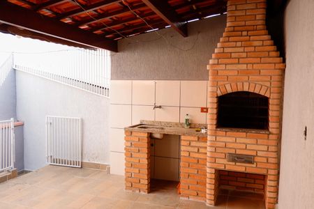 Casa à venda com 135m², 4 quartos e 2 vagas Casa à venda com 135m², 4 quartos e 2 vagasÁrea comum - Churrasqueira