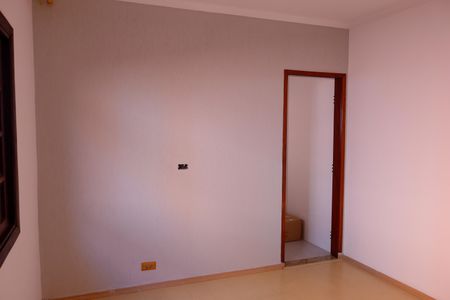 Casa à venda com 135m², 4 quartos e 2 vagas Casa à venda com 135m², 4 quartos e 2 vagasQuarto 3 - Suíte