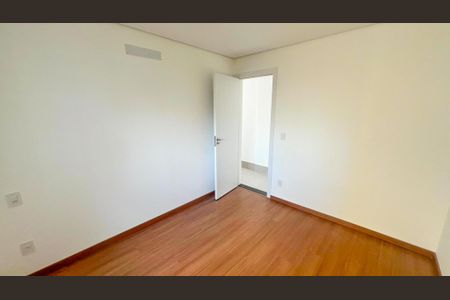 Apartamento à venda com 164m², 3 quartos e 2 vagasQuarto 2
