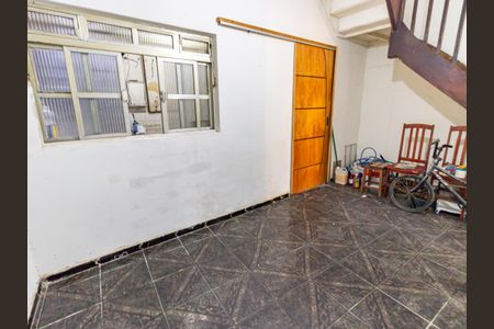 Casa à venda com 120m², 3 quartos e sem vaga Casa à venda com 120m², 3 quartos e sem vagaSala