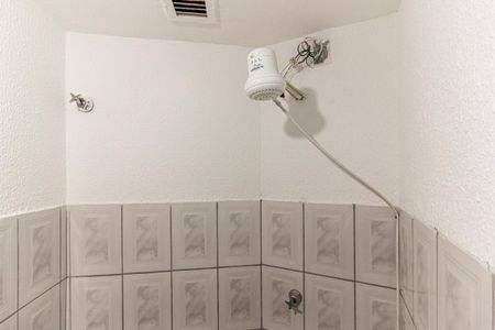 Banheiro de kitnet/studio para alugar com 1 quarto, 26m² em Centro Histórico de São Paulo, São Paulo