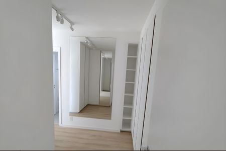Apartamento à venda com 99m², 2 quartos e 2 vagas Apartamento à venda com 99m², 2 quartos e 2 vagasCorredor