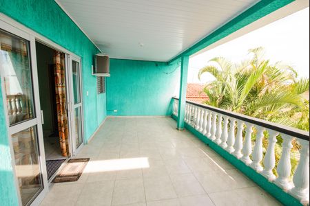 Casa para alugar com 360m², 3 quartos e 5 vagas Casa para alugar com 360m², 3 quartos e 5 vagasVaranda da Sala de TV
