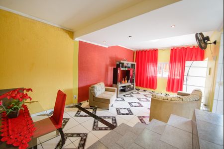 Casa para alugar com 360m², 3 quartos e 5 vagas Casa para alugar com 360m², 3 quartos e 5 vagasSala