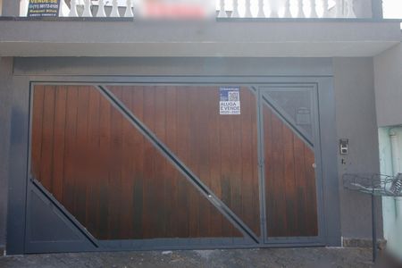 Casa à venda com 166m², 3 quartos e 2 vagas Casa à venda com 166m², 3 quartos e 2 vagasPlaca/Fachada