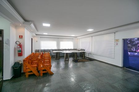 Apartamento à venda com 101m², 4 quartos e 2 vagas Apartamento à venda com 101m², 4 quartos e 2 vagasÁrea comum - Salão de festas