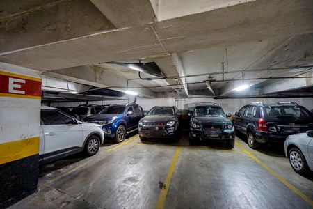 Apartamento à venda com 101m², 4 quartos e 2 vagas Apartamento à venda com 101m², 4 quartos e 2 vagasGaragem