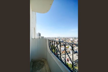 Apartamento à venda com 101m², 4 quartos e 2 vagas Apartamento à venda com 101m², 4 quartos e 2 vagasVaranda
