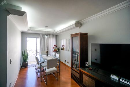 Apartamento à venda com 101m², 4 quartos e 2 vagas Apartamento à venda com 101m², 4 quartos e 2 vagasSala