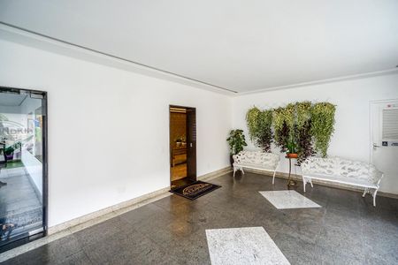 Apartamento à venda com 101m², 4 quartos e 2 vagas Apartamento à venda com 101m², 4 quartos e 2 vagasHall social