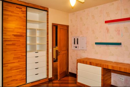 Casa de condomínio à venda com 365m², 3 quartos e 4 vagasQuarto 3