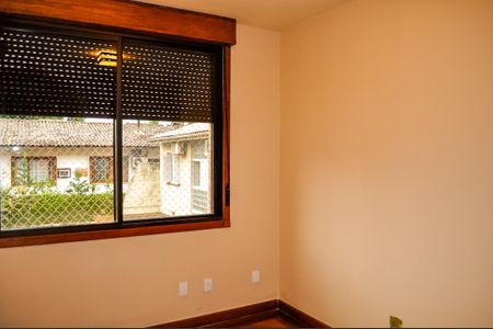 Casa de condomínio à venda com 365m², 3 quartos e 4 vagasQuarto 2