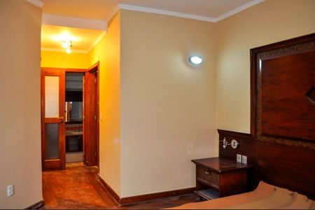 Casa de condomínio à venda com 365m², 3 quartos e 4 vagasQuarto 1