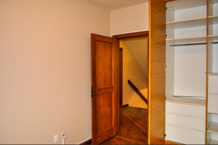 Casa de condomínio à venda com 365m², 3 quartos e 4 vagasQuarto 2