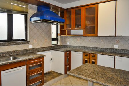 Casa de condomínio à venda com 365m², 3 quartos e 4 vagasCozinha