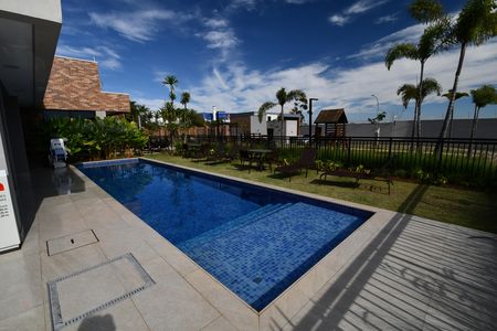 Casa de condomínio à venda com 230m², 3 quartos e 4 vagasÁrea comum - Piscina