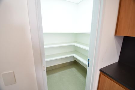 Casa de condomínio à venda com 230m², 3 quartos e 4 vagasCozinha - Despensa