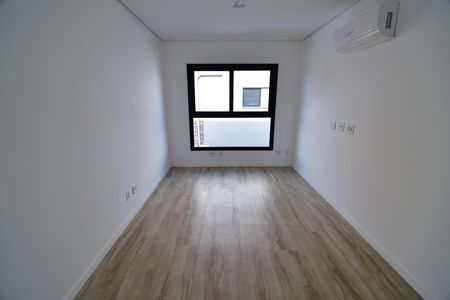 Casa de condomínio à venda com 230m², 3 quartos e 4 vagasSala 2