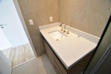 Casa de condomínio à venda com 230m², 3 quartos e 4 vagasBanheiro Suíte 3