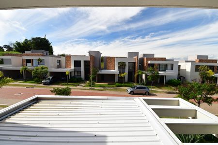 Casa de condomínio à venda com 230m², 3 quartos e 4 vagasVista da Suíte 3
