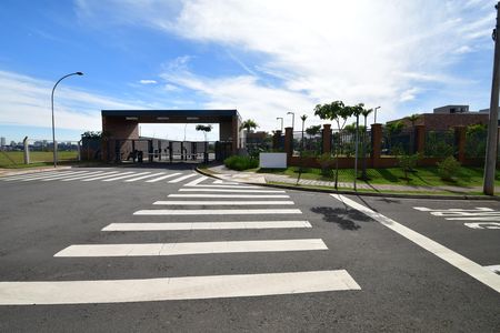 Casa de condomínio à venda com 230m², 3 quartos e 4 vagasFachado do condomínio