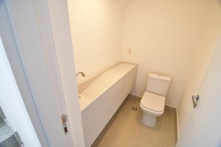 Casa de condomínio à venda com 230m², 3 quartos e 4 vagasLavabo