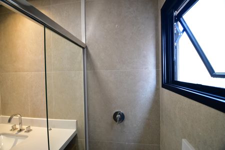 Casa de condomínio à venda com 230m², 3 quartos e 4 vagasBanheiro Suíte 3