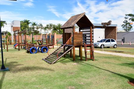 Casa de condomínio à venda com 230m², 3 quartos e 4 vagasÁrea comum - Playground