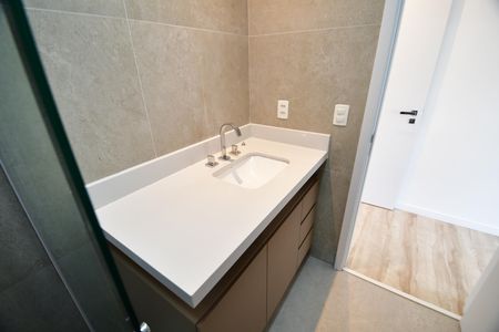 Casa de condomínio à venda com 230m², 3 quartos e 4 vagasBanheiro Suíte 2