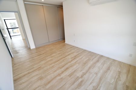 Casa de condomínio à venda com 230m², 3 quartos e 4 vagas Suíte