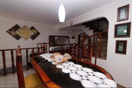 Casa à venda com 192m², 3 quartos e 2 vagas Casa à venda com 192m², 3 quartos e 2 vagasFoto 09