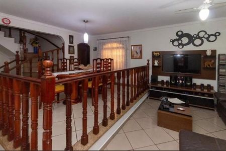 Casa à venda com 192m², 3 quartos e 2 vagas Casa à venda com 192m², 3 quartos e 2 vagasFoto 06