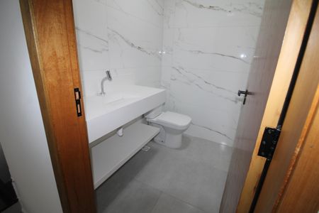 Casa à venda com 185m², 3 quartos e 2 vagasBanheiro