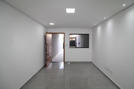 Casa à venda com 185m², 3 quartos e 2 vagasSala