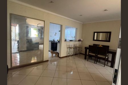 Sala de casa para alugar com 3 quartos, 200m² em Centro, Nilópolis