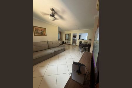 Casa para alugar com 200m², 3 quartos e 2 vagas Casa para alugar com 200m², 3 quartos e 2 vagasSala