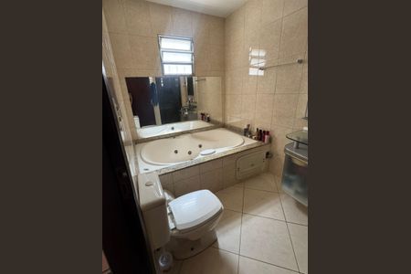 Casa para alugar com 200m², 3 quartos e 2 vagas Casa para alugar com 200m², 3 quartos e 2 vagasBanheiro