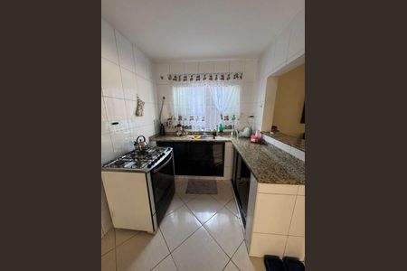 Casa para alugar com 200m², 3 quartos e 2 vagas Casa para alugar com 200m², 3 quartos e 2 vagasCozinha