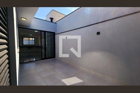 Casa à venda com 94m², 3 quartos e 2 vagas