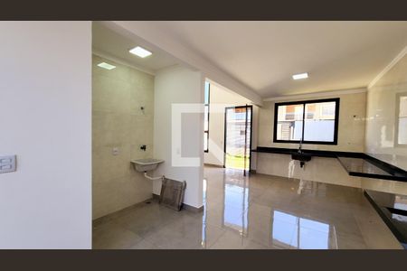 Casa à venda com 94m², 3 quartos e 2 vagas