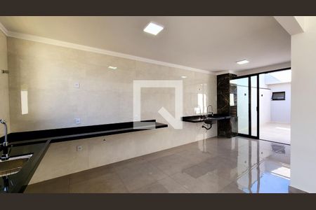 Casa à venda com 94m², 3 quartos e 2 vagas