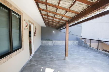 Casa de condomínio à venda com 360m², 6 quartos e 2 vagasVaranda de Frente da Sala de TV