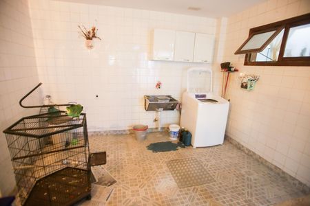 Casa de condomínio à venda com 360m², 6 quartos e 2 vagasÁrea de Serviço