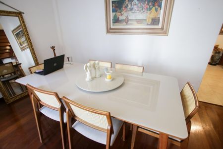 Casa de condomínio à venda com 360m², 6 quartos e 2 vagasSala de Jantar