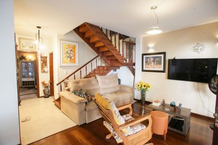 Casa de condomínio à venda com 360m², 6 quartos e 2 vagasSala de Estar