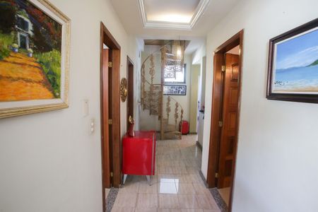 Casa de condomínio à venda com 360m², 6 quartos e 2 vagasHall dos Quartos