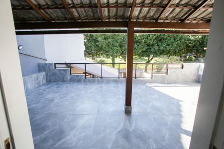 Casa de condomínio à venda com 360m², 6 quartos e 2 vagasVaranda de Frente da Sala de TV