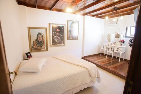 Casa de condomínio à venda com 360m², 6 quartos e 2 vagasQuarto 1